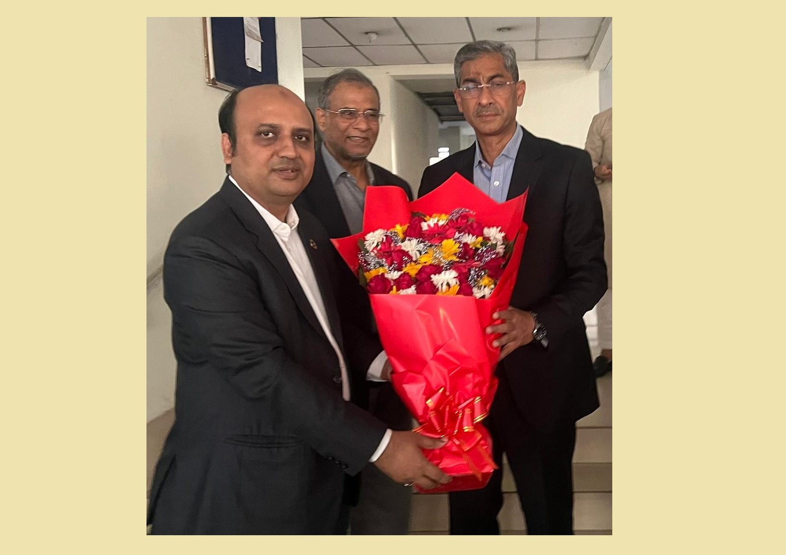 পানি সম্পদ মন্ত্রী শহীদ উদ্দিন চৌধুরী এ্যানির সঙ্গে সৌজন্য সাক্ষাৎ করলেন সাপ্তাহিক ঢাকা মিডিয়া এর সম্পাদক প্রকৌঃ মোহাম্মদ সজীবুল-আল-রাজীব