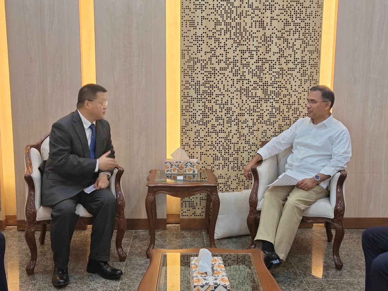 বাংলাদেশের সাথে বাস্তবমুখী সহযোগিতা গভীর করতে চায় চীন