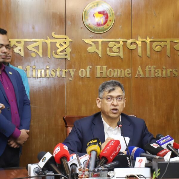 পুলিশের কাজে অবৈধভাবে কেউ বাধা দিতে পারবে না: স্বরাষ্ট্রমন্ত্রী&hellip;