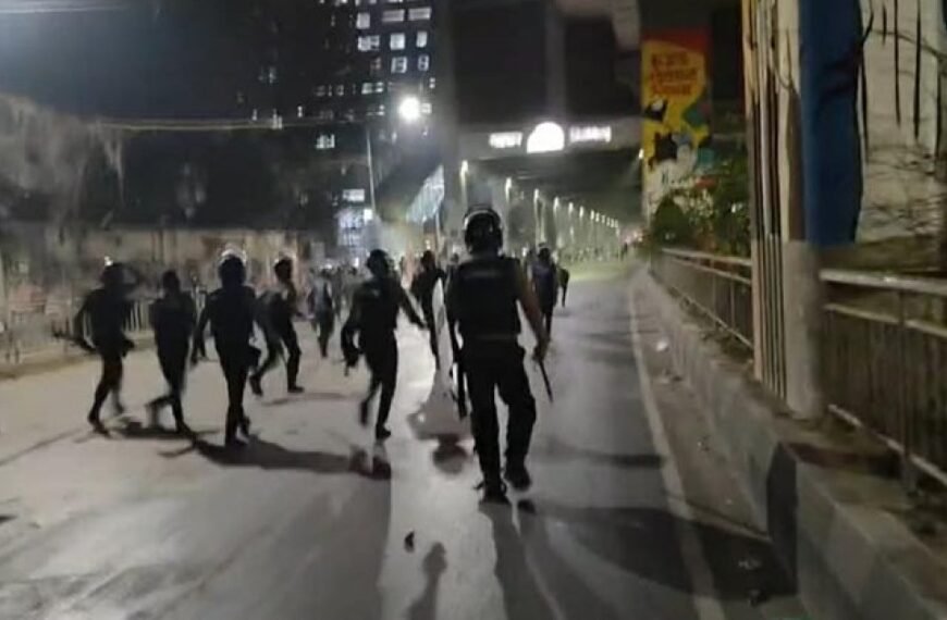 শাহবাগে পুলিশ-ইনকিলাব মঞ্চ ফের সংঘর্ষ