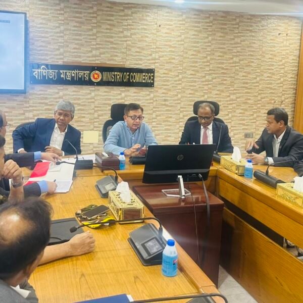 ভোজ্যতেলের দাম বাড়বে না, আতঙ্কিত হয়ে কেনাকাটার প্রয়োজন নেই : বাণিজ্য মন্ত্রী