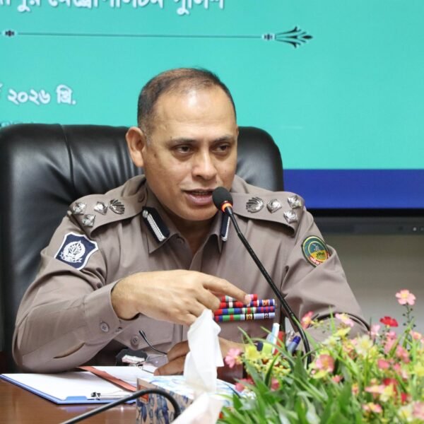 ঘরমুখী মানুষের নিরাপদ ঈদ যাত্রায় নির্দেশনা দিলেন জিএমপি কমিশনার ইসরাইল হাওলাদার