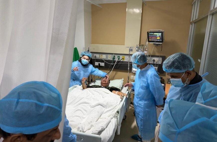 এভারকেয়ার হাসপাতালে চিকিৎসাধীন মির্জা আব্বাস-কে…