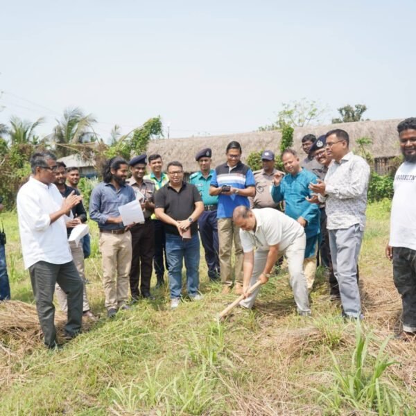 লবণচরা থানার নতুন ভবনের ভিত্তিপ্রস্তর স্থাপন করলেন কেএমপি কমিশনার