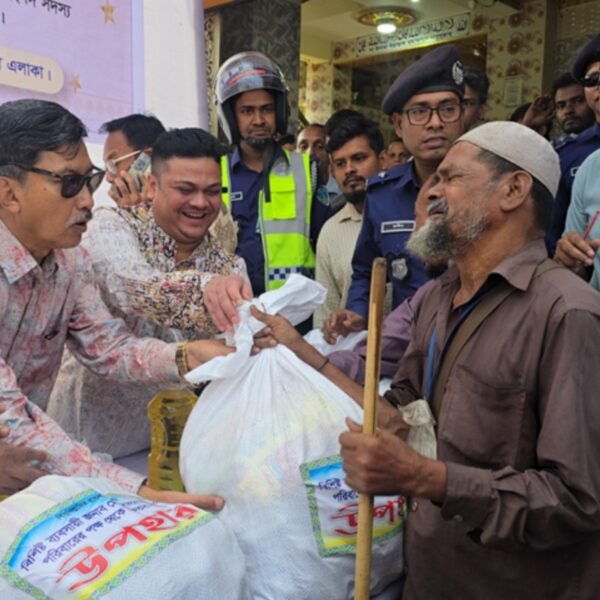 উৎসবে দরিদ্রদের আনন্দ বাড়াতে বিত্তবানদের এগিয়ে আসার আহ্বান পার্বত্য মন্ত্রীর