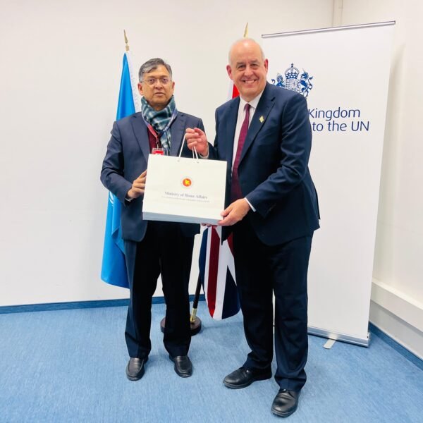 ভিয়েনায় স্বরাষ্ট্রমন্ত্রী ও ব্রিটিশ স্বরাষ্ট্র প্রতিমন্ত্রীর দ্বিপাক্ষিক বৈঠক: পুলিশ সংস্কার ও রোহিঙ্গা ইস্যুতে যুক্তরাজ্যের সহযোগিতা কামনা