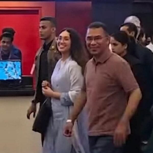 মেয়ে জাইমা রহমানকে নিয়ে প্রেক্ষাগৃহে গিয়ে ‘প্রজেক্ট হেইল মেরি’ দেখলেন প্রধানমন্ত্রী তারেক রহমান