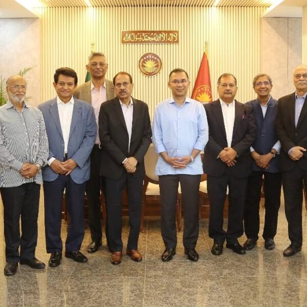 প্রধানমন্ত্রী তারেক রহমানের সঙ্গে বৈঠক করেছেন নোয়াব-এর সদস্যরা