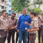 গুলশান লেকে অবৈধ স্থাপনা উচ্ছেদে সমন্বিত অভিযান