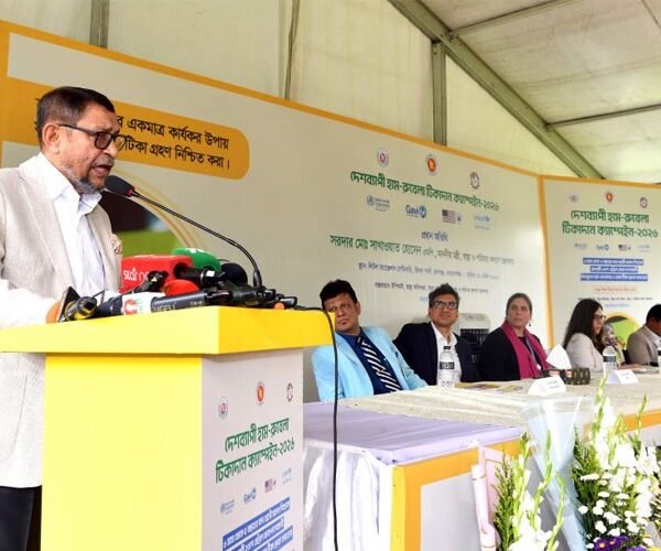 সংকট এড়াতে ছয় মাসের প্রয়োজনীয় টিকা মজুত থাকবে: স্বাস্থ্যমন্ত্রী