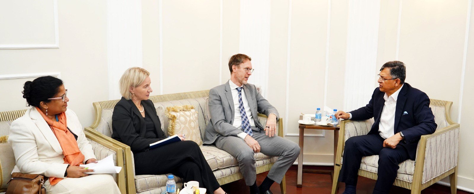 স্বরাষ্ট্রমন্ত্রীর সঙ্গে সৌজন্য সাক্ষাৎ করেন ইউএনডিপি’র আবাসিক প্রতিনিধিদল