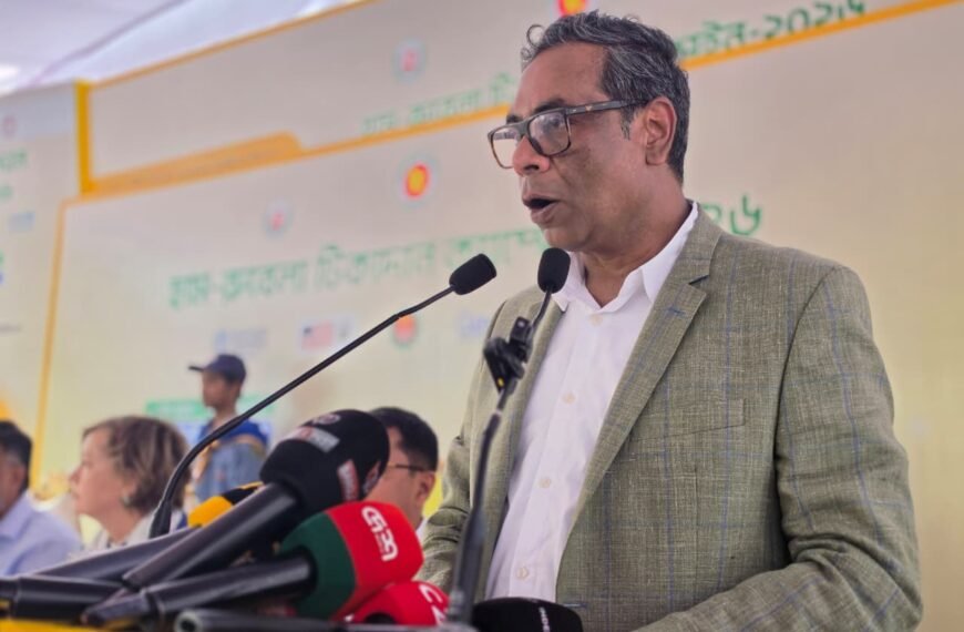 হামের প্রাদুর্ভাব রোধে রাজনীতিবিদদের ঘরে ঘরে গিয়ে…