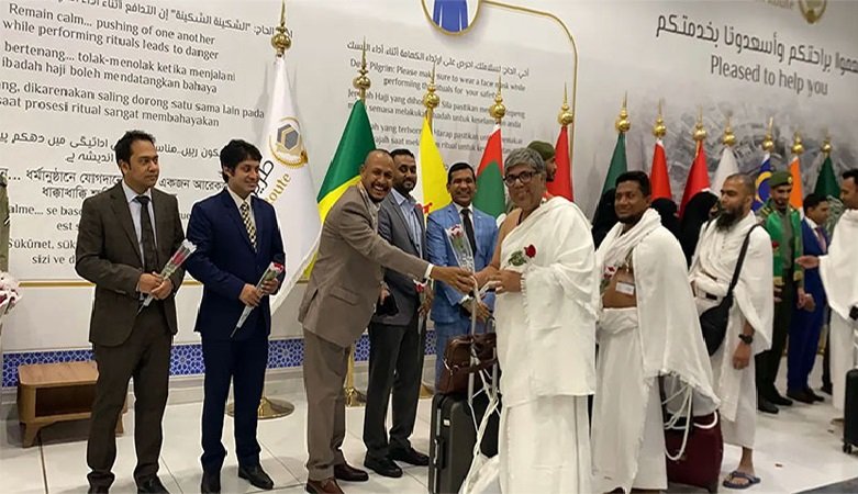 বাংলাদেশের প্রথম হজ ফ্লাইট সৌদি&hellip;