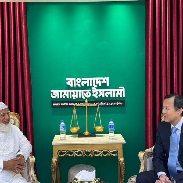 বিরোধীদলীয় নেতা ডা. শফিকুর রহমান-এর সঙ্গে সৌজন্য সাক্ষাৎ করলেন সিঙ্গাপুরের হাইকমিশনার