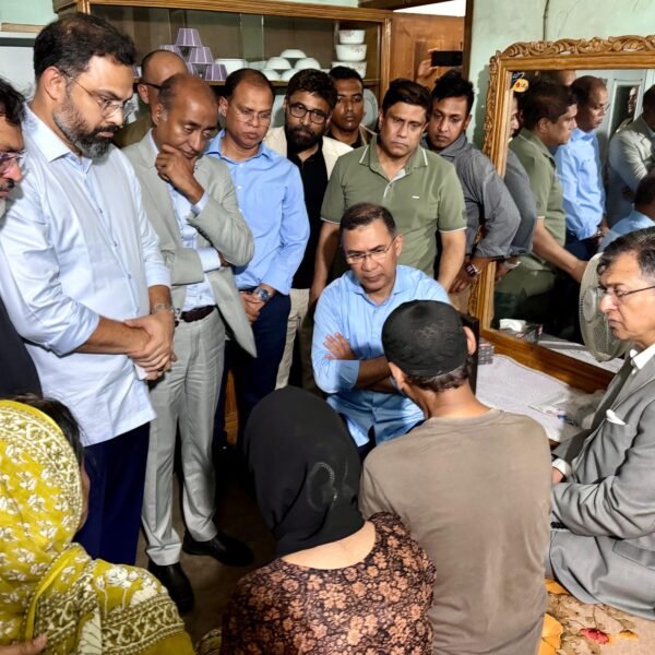 পল্লবীতে নিহত রামিসার পরিবারের সঙ্গে দেখা করেছেন প্রধানমন্ত্রী তারেক&hellip;