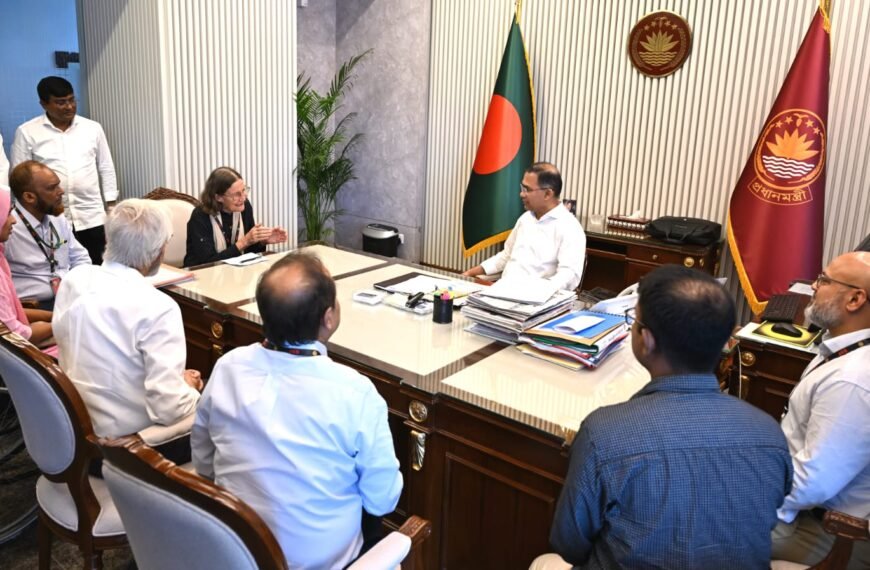 প্রধানমন্ত্রীর তারেক রহমান-এর সঙ্গে সৌজন্য সাক্ষাৎ করলেন&hellip;