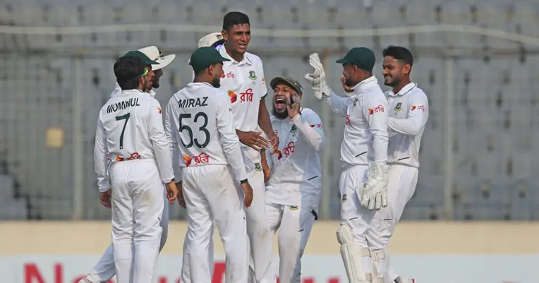 ঘরের মাঠে পাকিস্তানের বিপক্ষে প্রথম টেস্ট ম্যাচে জয় পেলো বাংলাদেশ