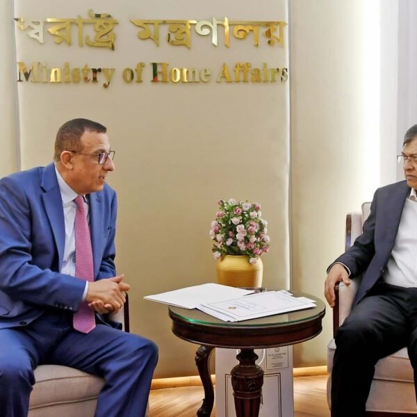 স্বরাষ্ট্রমন্ত্রীর সঙ্গে সৌজন্য সাক্ষাৎ করলেন ফিলিস্তিনের রাষ্ট্রদূত