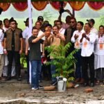 বরিশালে ‘পাঁচ বছরে ২৫ কোটি বৃক্ষরোপণ’ কর্মসূচির উদ্বোধন করলেন প্রধানমন্ত্রী তারেক রহমান