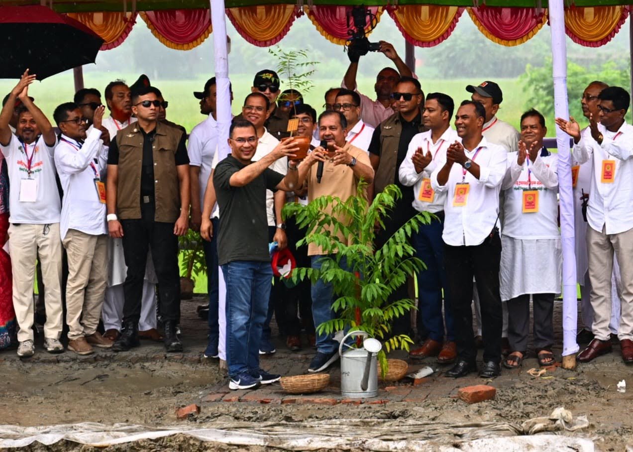 বরিশালে ‘পাঁচ বছরে ২৫ কোটি বৃক্ষরোপণ’ কর্মসূচির উদ্বোধন করলেন প্রধানমন্ত্রী তারেক রহমান