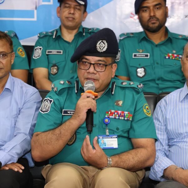 জনগণের আস্থা অর্জনই পুলিশের সবচেয়ে বড় দায়িত্ব: সিএমপি কমিশনার