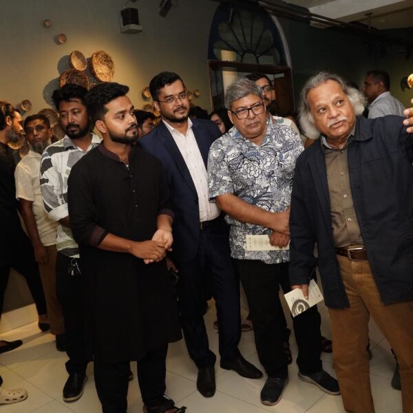 অ্যালিয়ঁস ফ্রঁসেজ দ্য ঢাকায় ‘সার্চ সোল, সয়েল’ দলীয় শিল্পপ্রদর্শনী…