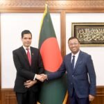 পররাষ্ট্র উপদেষ্টার সঙ্গে সৌজন্য সাক্ষাৎ করলেন নেপালের রাষ্ট্রদূত