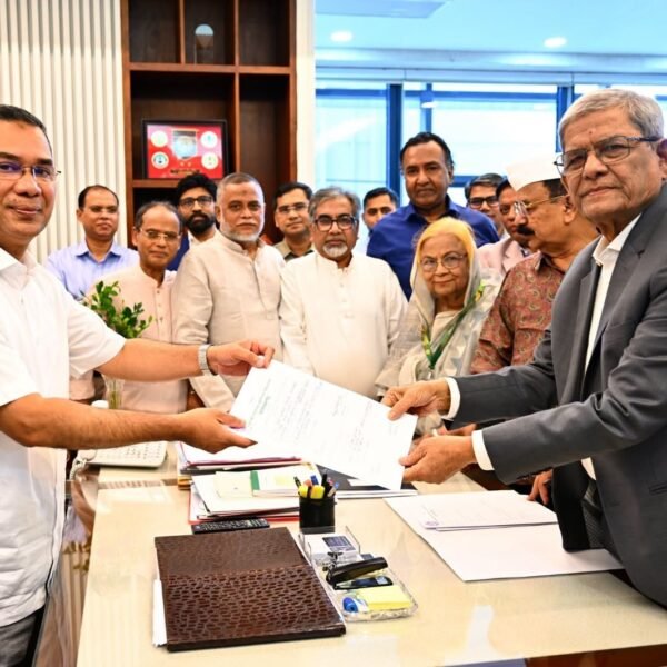 রাষ্ট্রপতি পদে বিএনপির প্রার্থী মির্জা ফখরুল ইসলাম আলমগীরকে বেছে নিলেন প্রধানমন্ত্রী তারেক রহমান