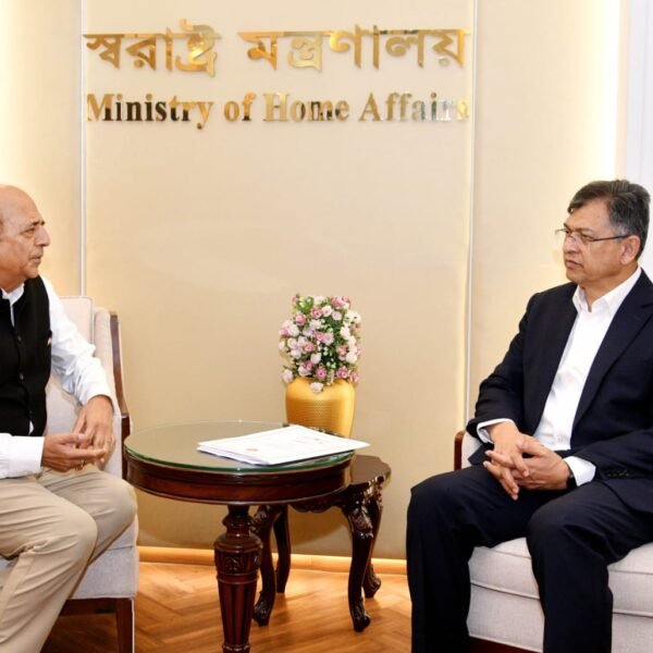 স্বরাষ্ট্রমন্ত্রীর সঙ্গে ভারতের হাইকমিশনারের সাক্ষাৎ অনুষ্ঠিত