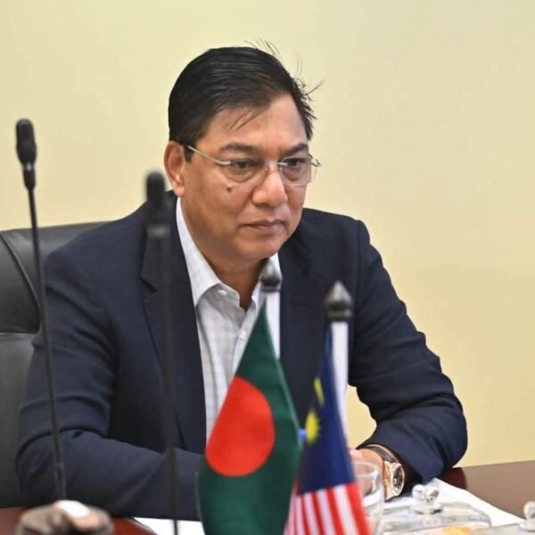 বাংলাদেশ-মালয়েশিয়ার মধ্যে বিমান চলাচল ও পর্যটন সহযোগিতা জোরদারের উদ্যোগ