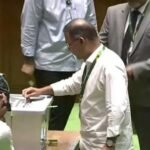 রাষ্ট্রপতি নির্বাচনে ভোট দিলেন প্রধানমন্ত্রী, স্পিকার ও বিরোধীদলীয় নেতা